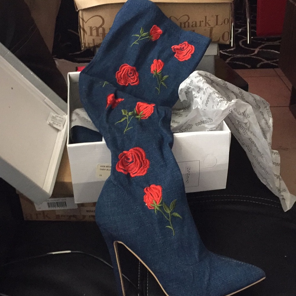 Rose boots